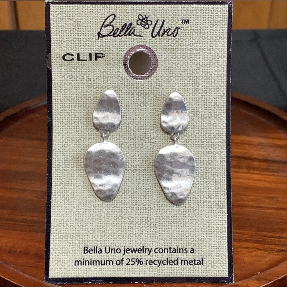 NWT Bella Uno silver tone hammered earrings-Clip on
